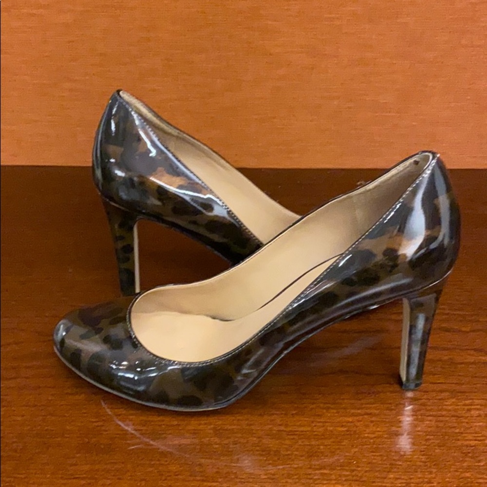 Ann Taylor patent pumps - 8.5